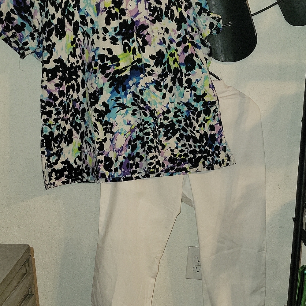 Scrubstar Black and Blue Patterned Top